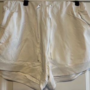 Size 6 Lululemon Shorts